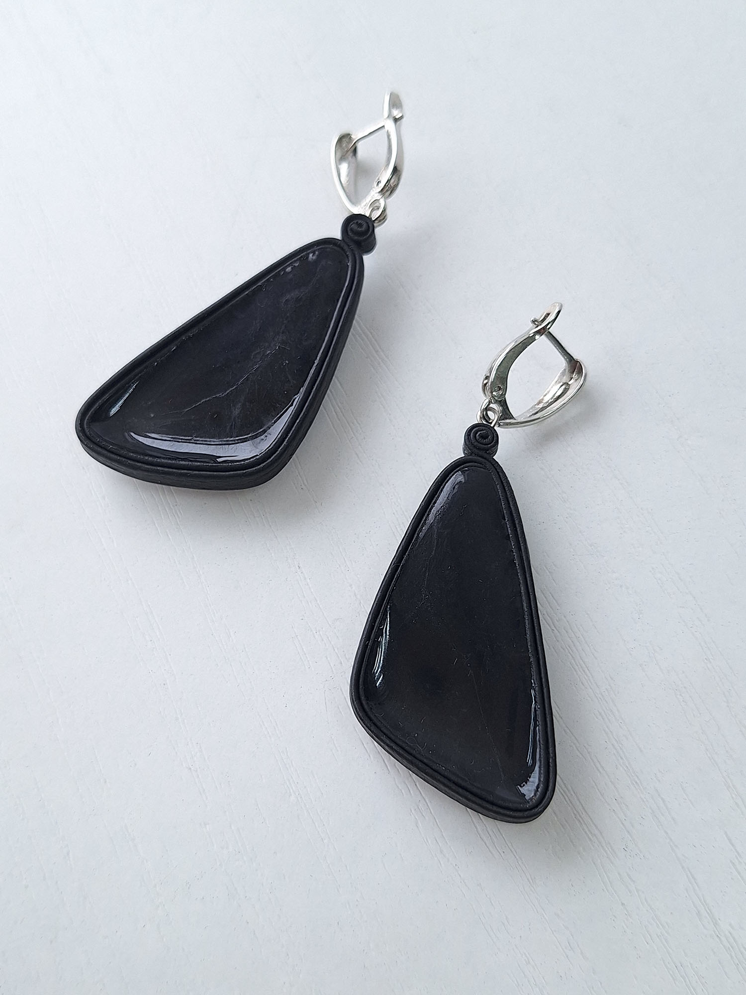 Серьги из флюорита и кожи <br>10-3-452 — изображение 3